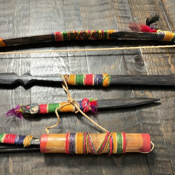 Vintage Venezuelan Yanomami Indian Bow & Arrow, Knife, Spear and Quiver - Picture 4 of 10